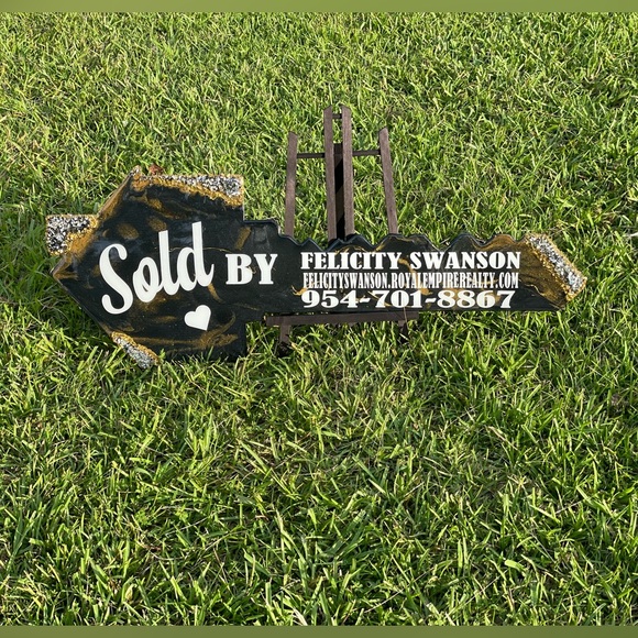 BROKER/REALTOR KEYS - Picture 2 of 2